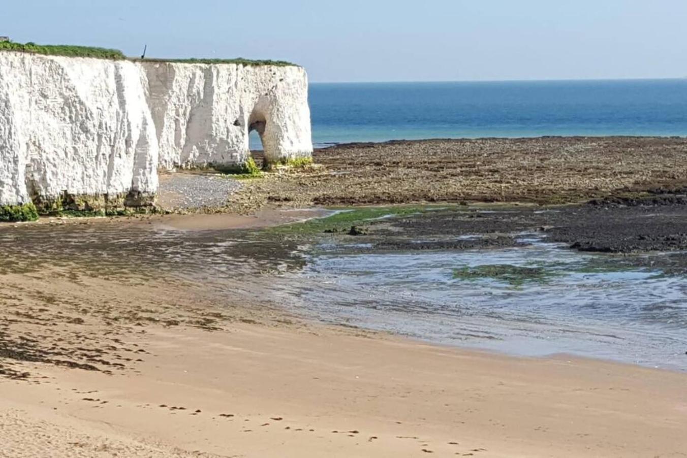 Captain'S Quarters - Stunning Sea Views Apartment Margate Bagian luar foto
