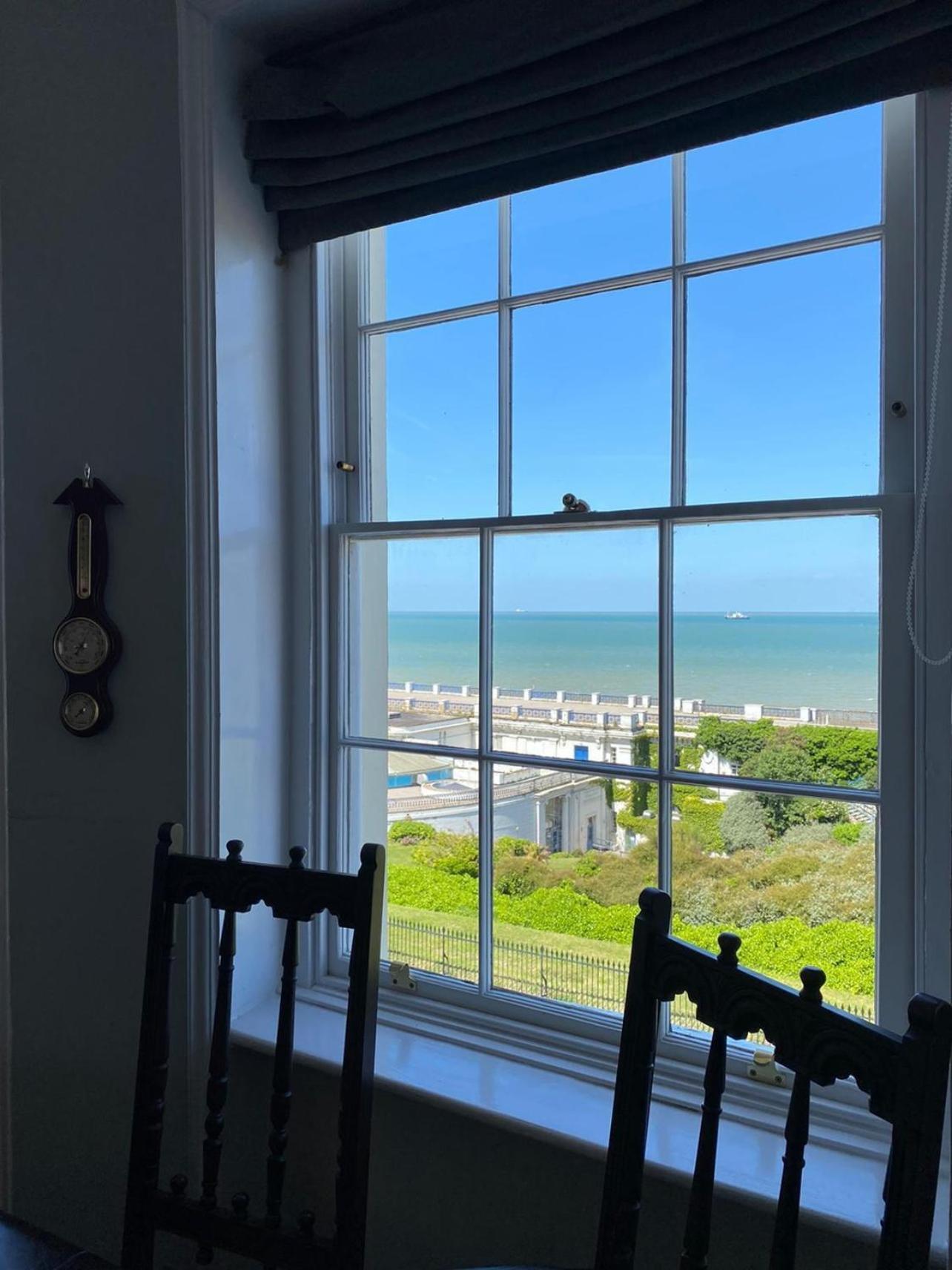 Captain'S Quarters - Stunning Sea Views Apartment Margate Bagian luar foto